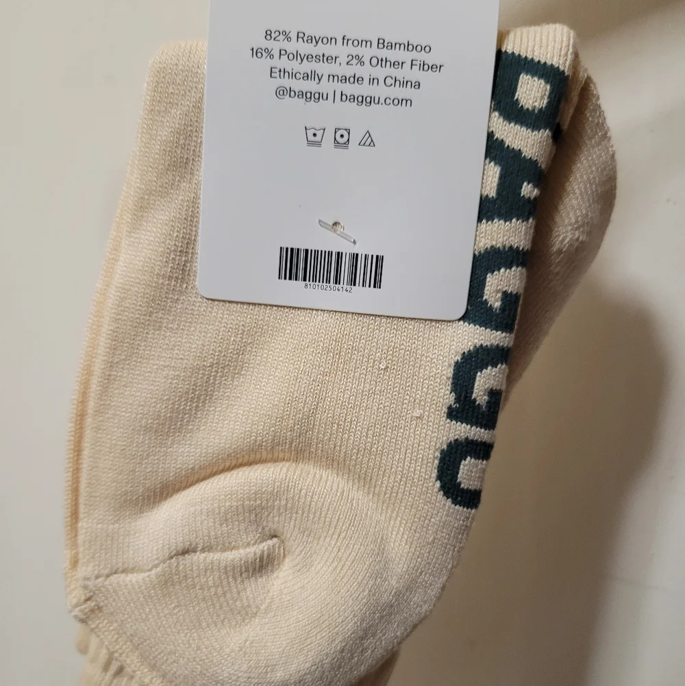 NWT BAGGU Ribbed Socks